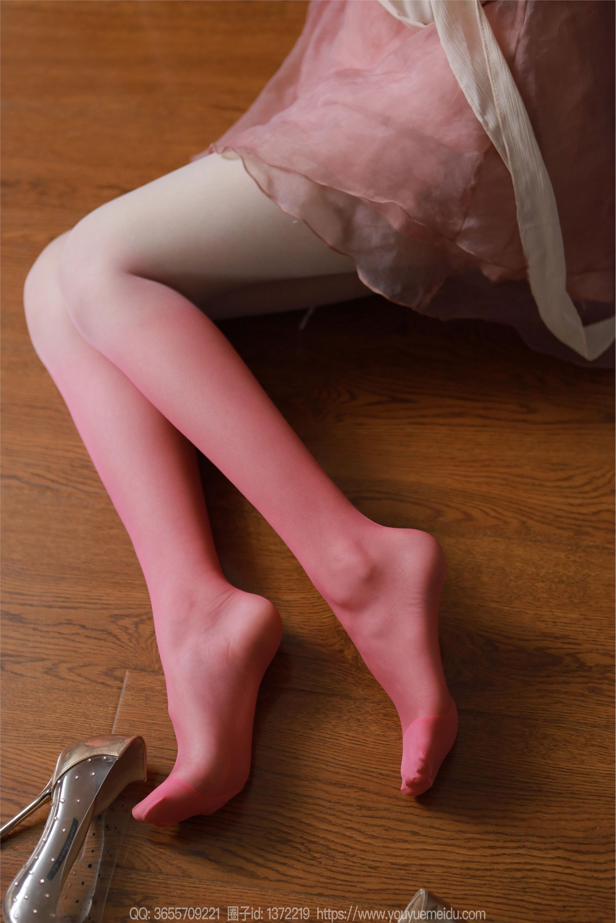 IESS异思趣向  2024.08.04 丝享家 1811 团团《粉白渐变（上）》